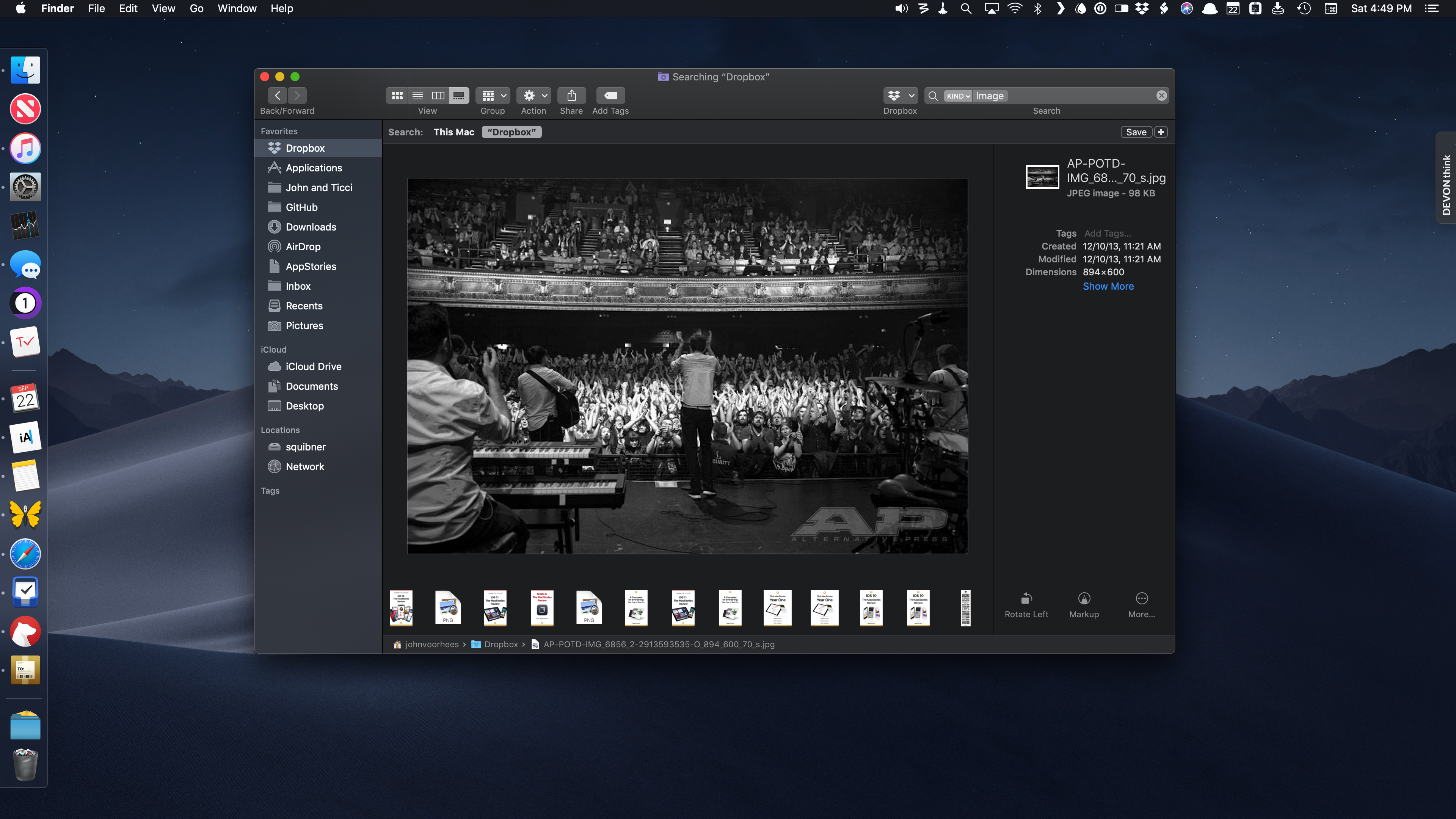 High-resolution Gallery previews make it possible to spot yourself in a crowd.