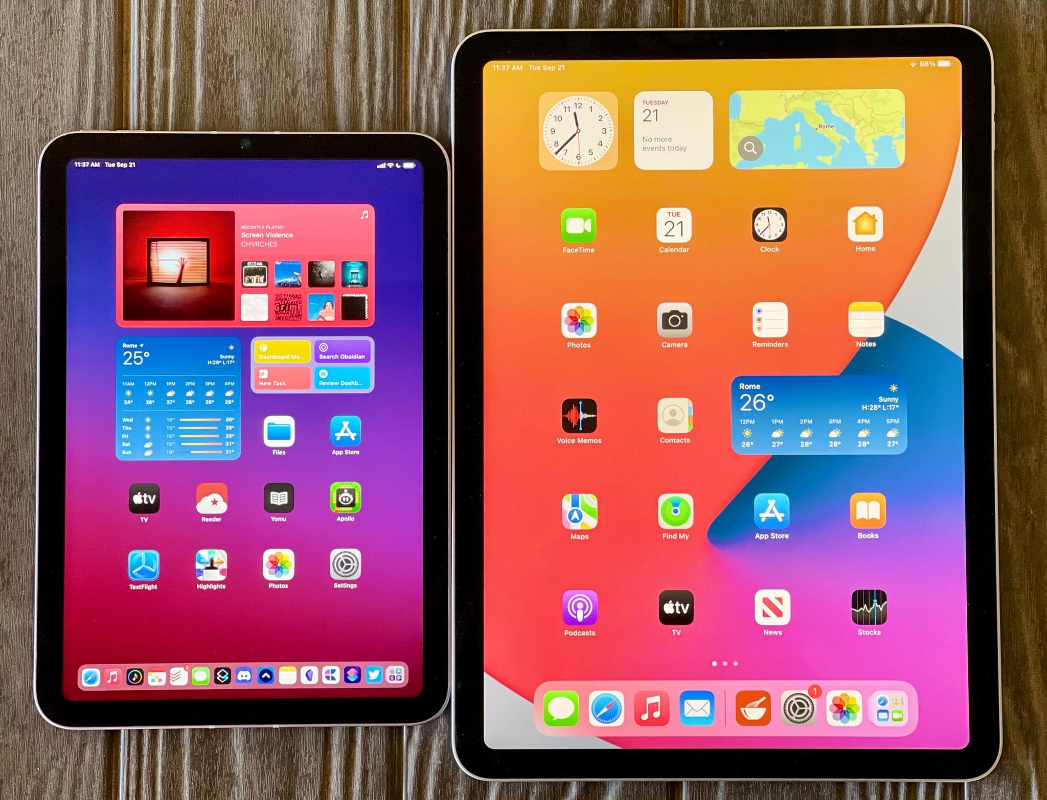 The new iPad mini (left) and 2020 iPad Air.