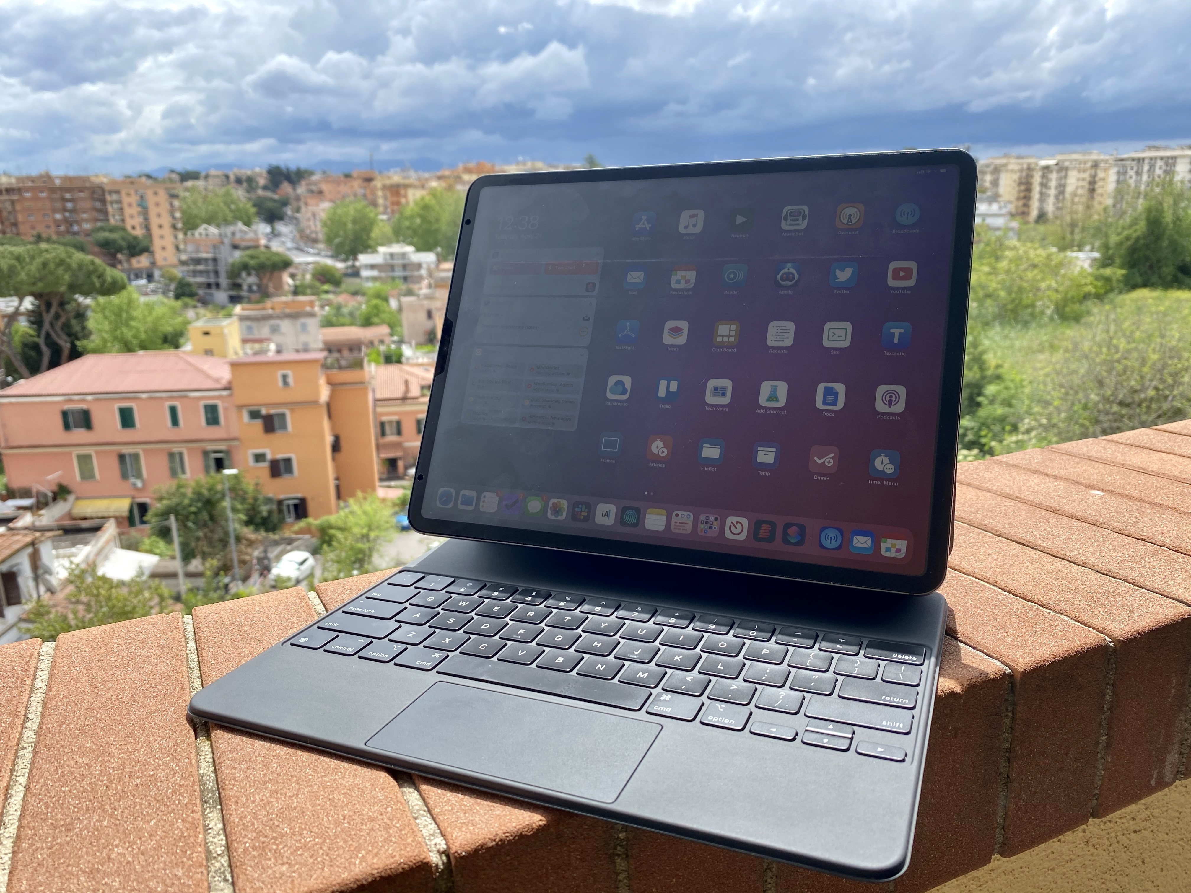 Magic Keyboard for iPad Pro: A New Breed of Laptop - MacStories