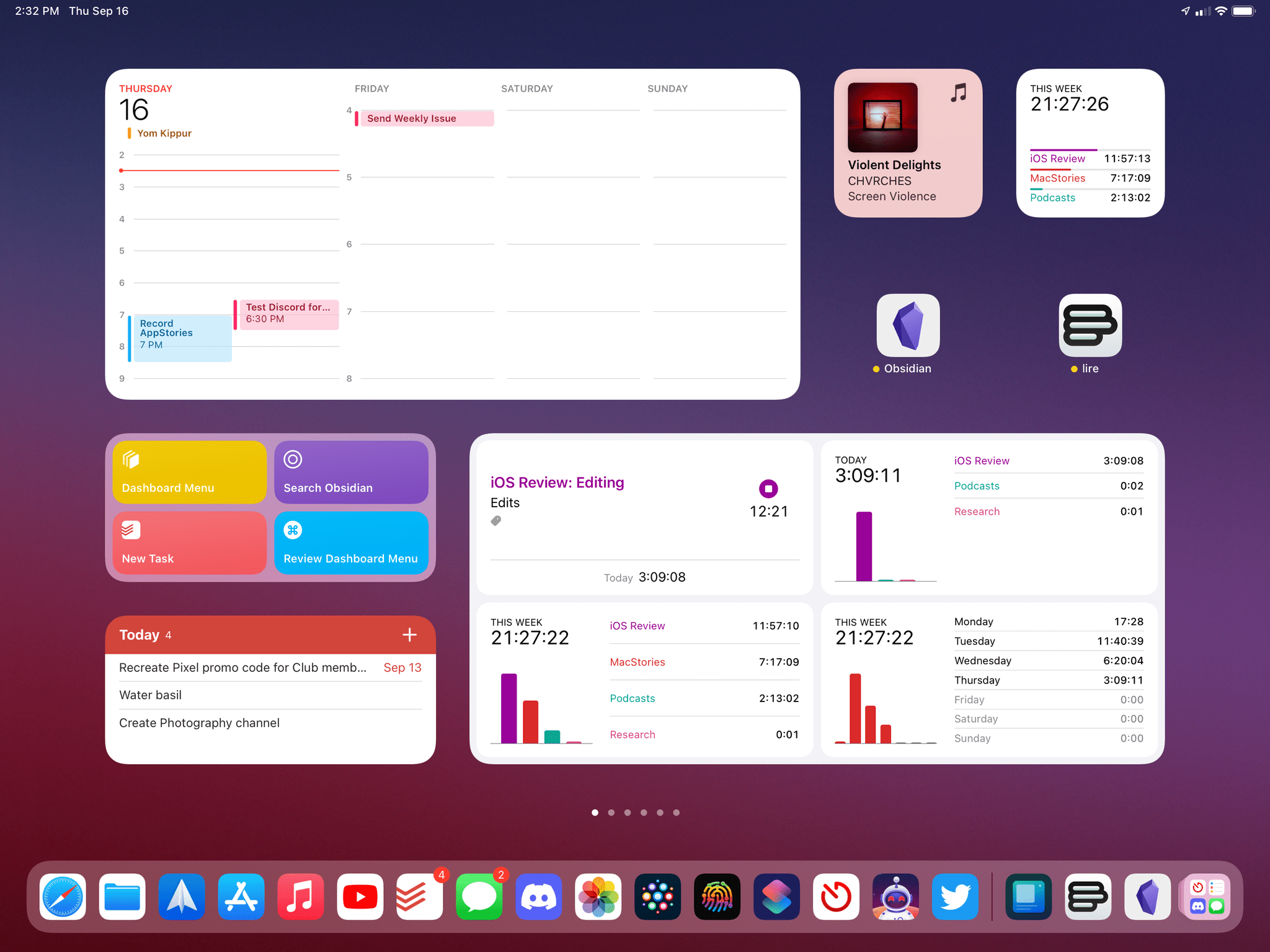 New XL widgets on the iPadOS 15 Home Screen.