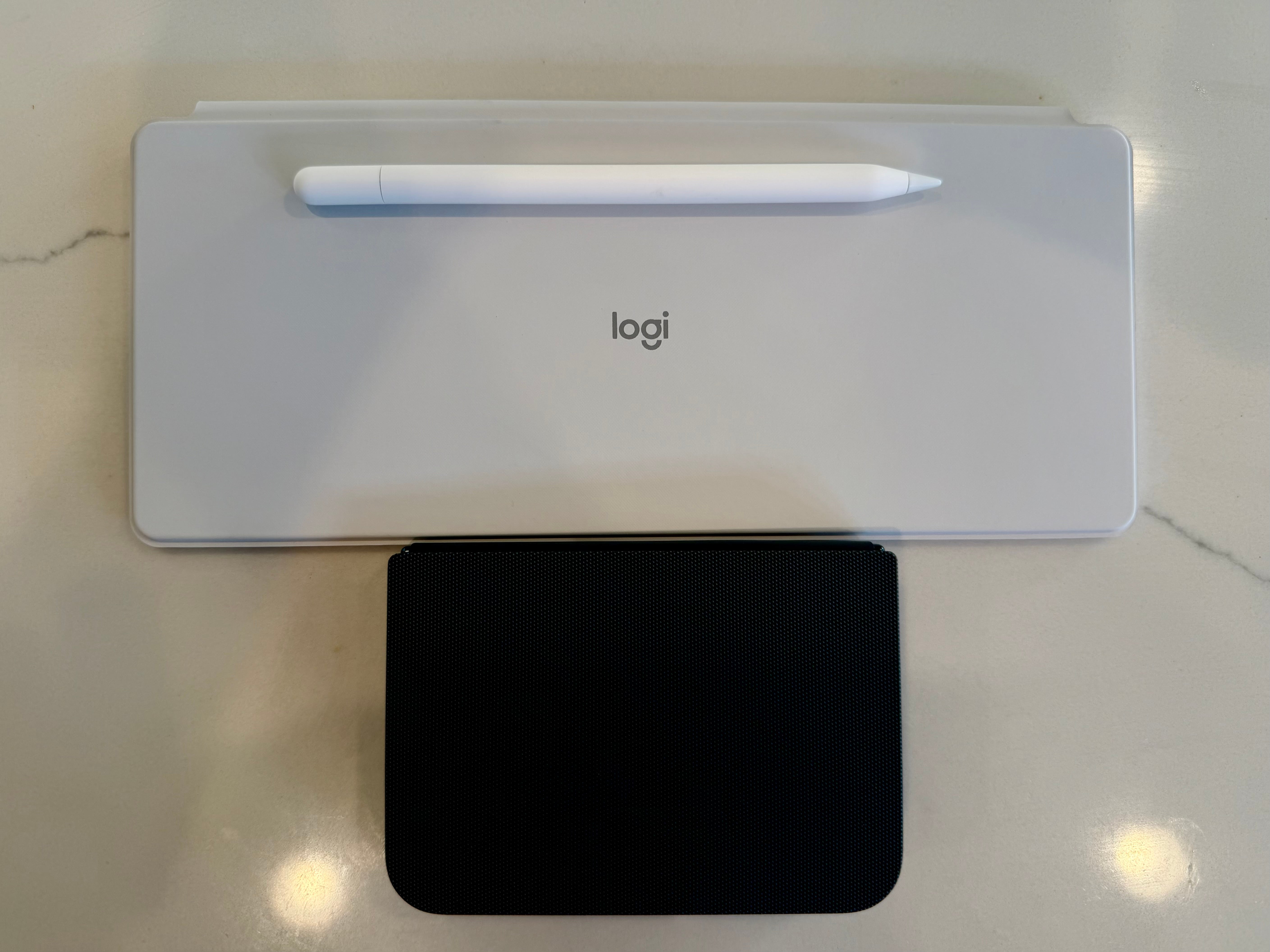 Logitech Keys-to-Go 2 with the Duo and Apple Pencil USB-C.