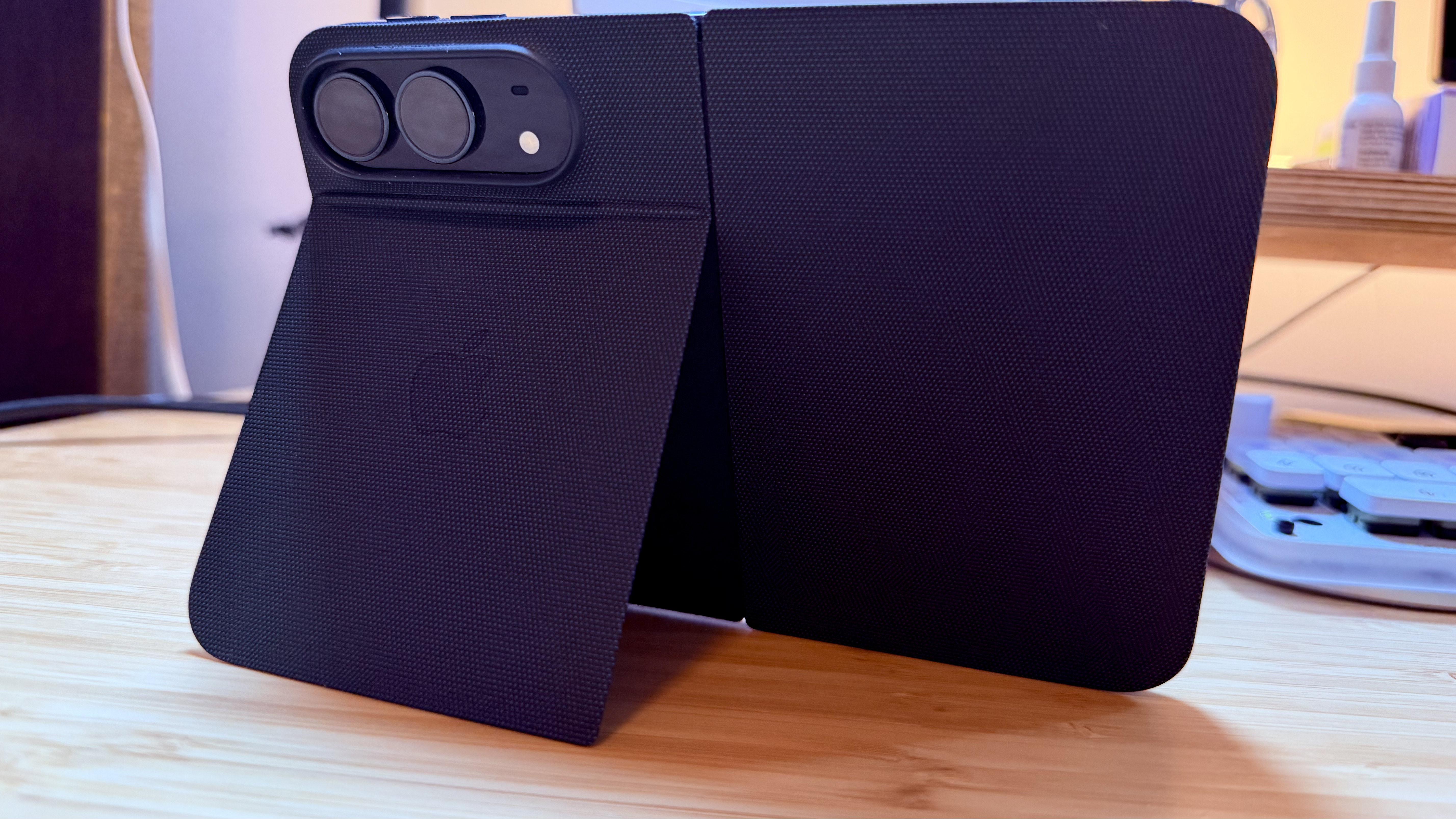A look at the iPhone Duo Folio's kickstand.