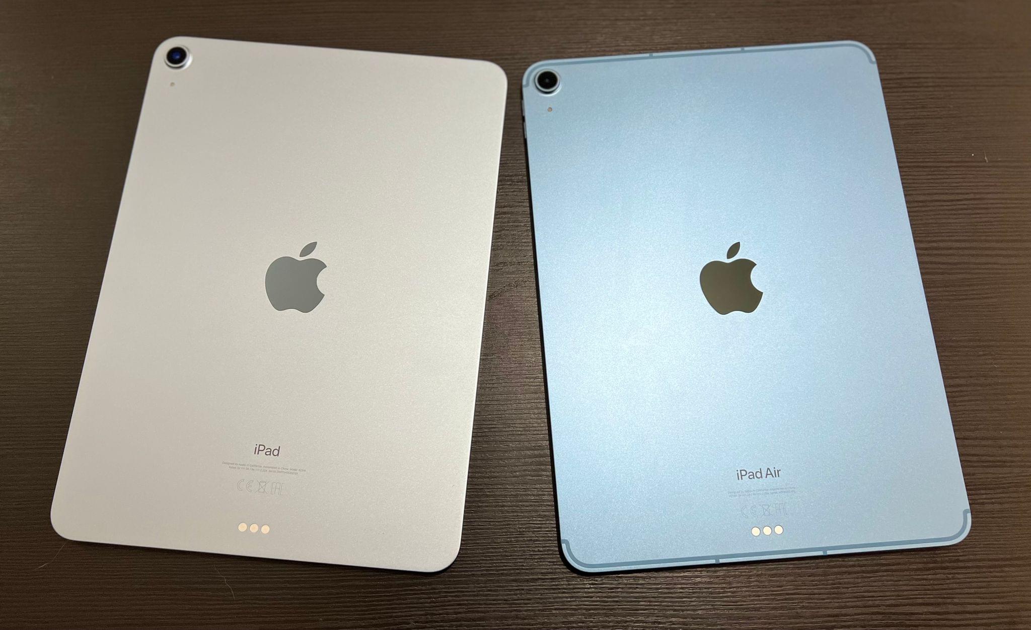 The new Blue color for the new iPad Air (right) compared to Sky Blue on the 2020 iPad Air.