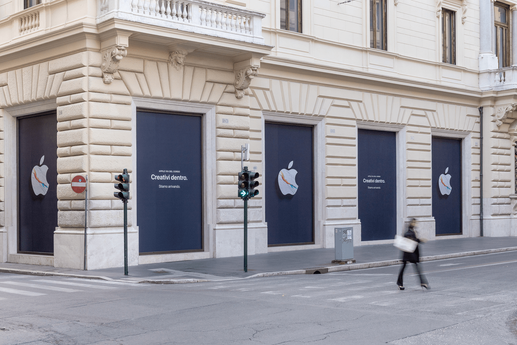 Do flagship Apple Stores exist? - by Michael Steeber