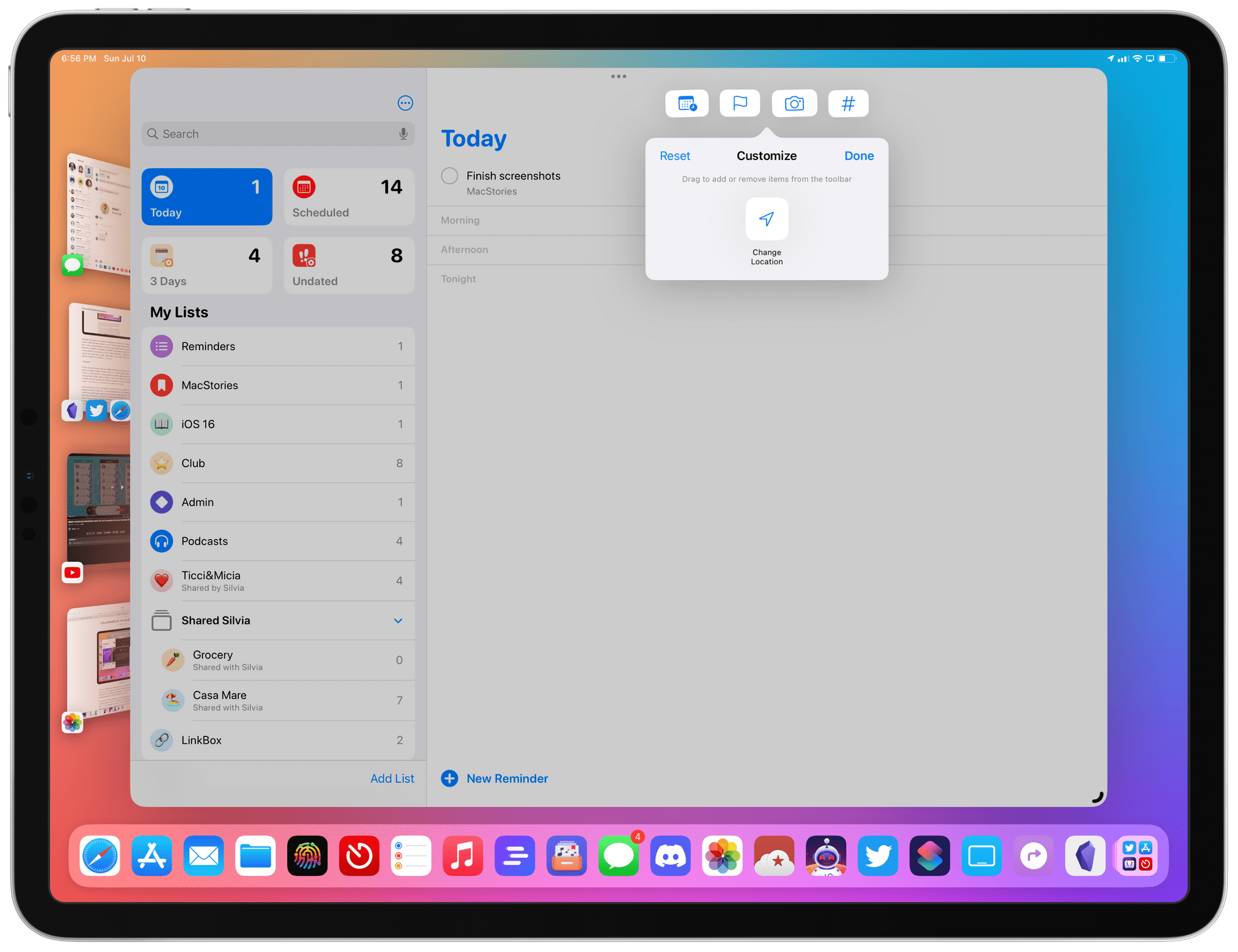 Toolbar customization in iPadOS 16.